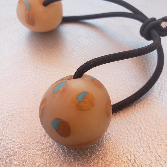 HEIRLOOM Ponytail Holder - Picture 2 of 3